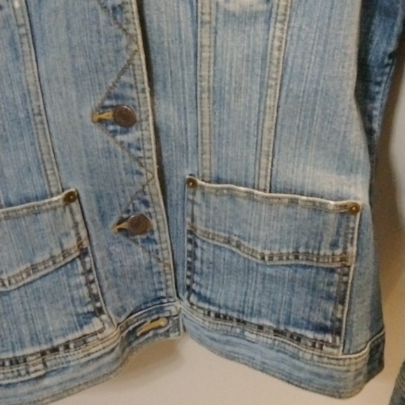 Women's Eddie Bauer jean jacket size medium - Picture 6 of 6